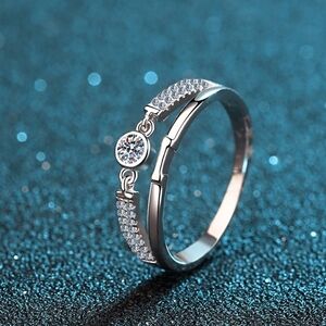 Rhodium Plated White Gold 925 Sterling Silver Split Band Moissanite Zircon Ring